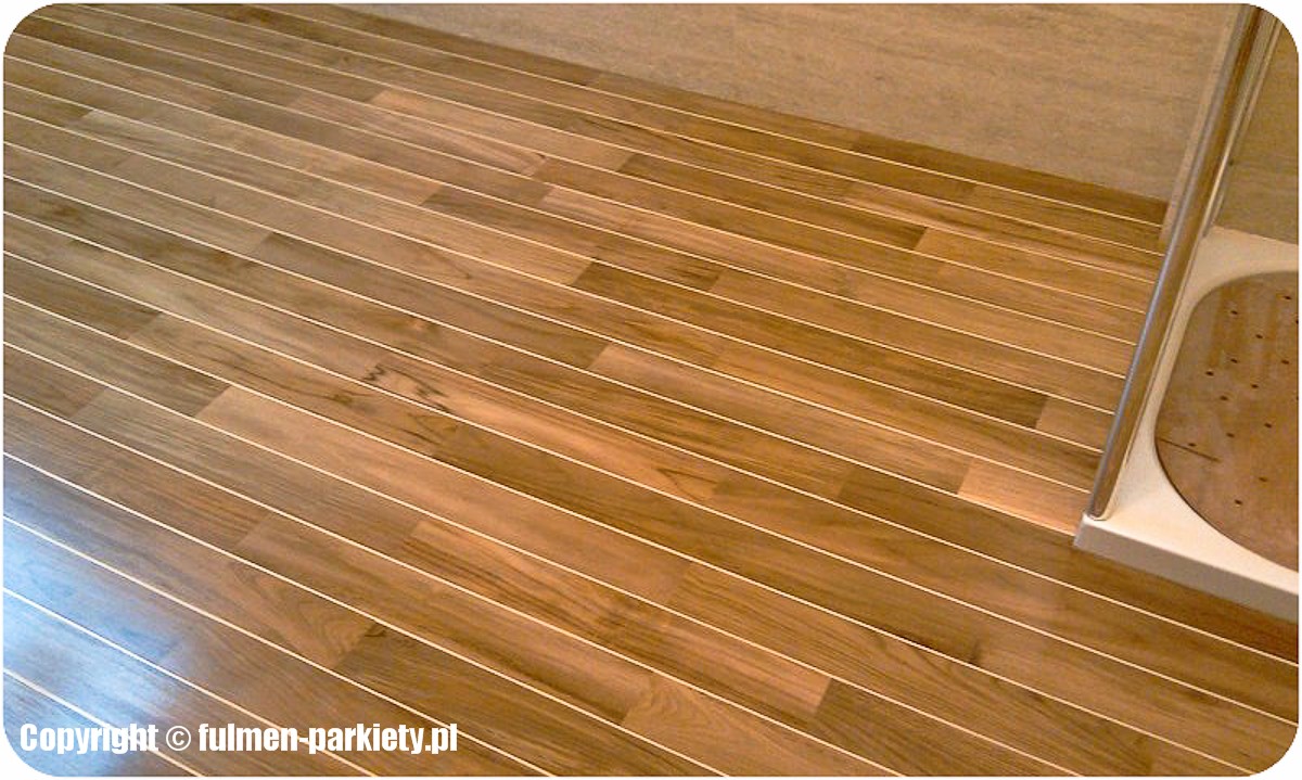 Podłoga drewniana w łazience. Przykład realizacji FULMEN-PARKIETY.PL
